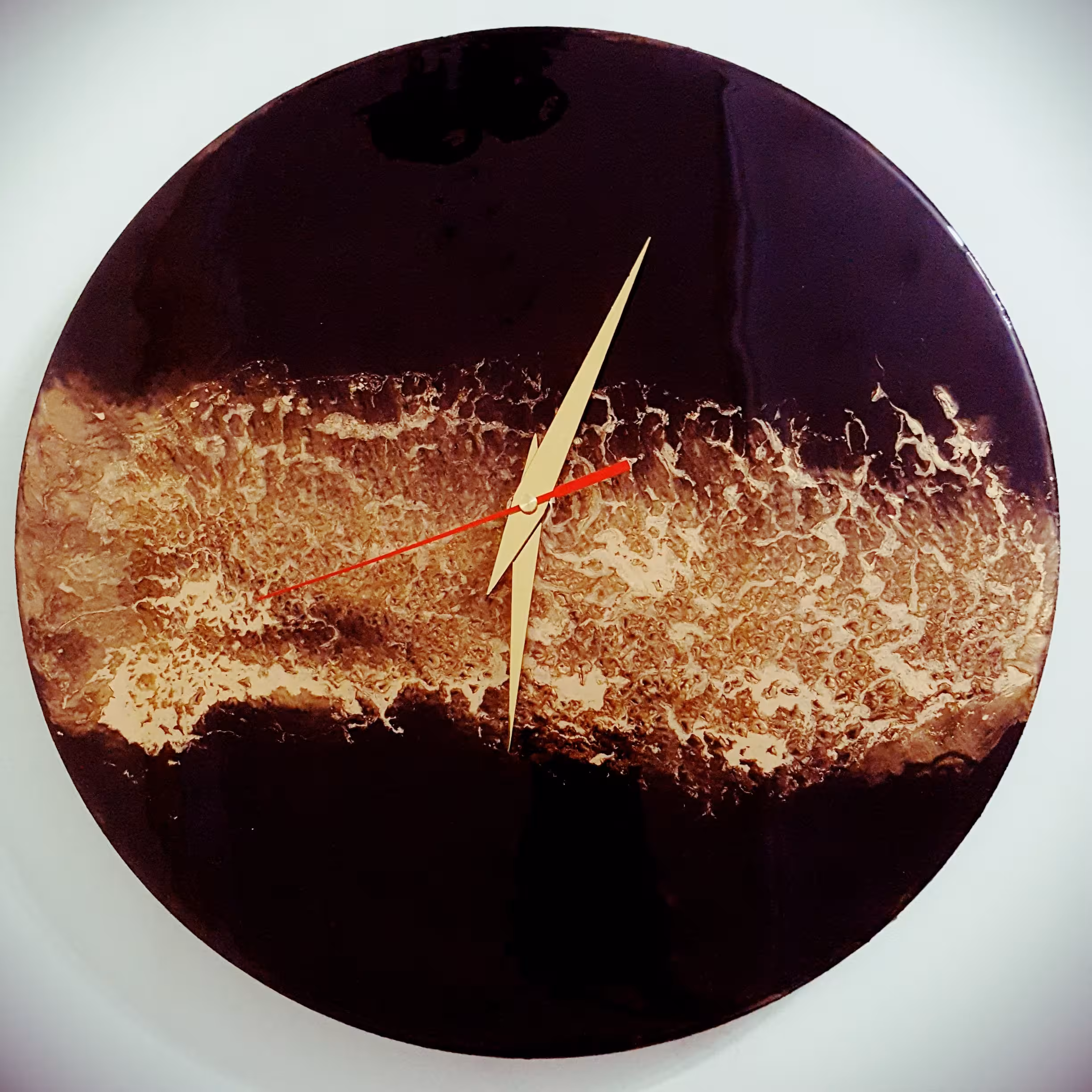 ساعت دیواری رزینی طرح شب در سایز 30سانت باموتور آرامگرد