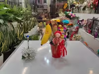 سطل هدیه عروسک روسی و موز