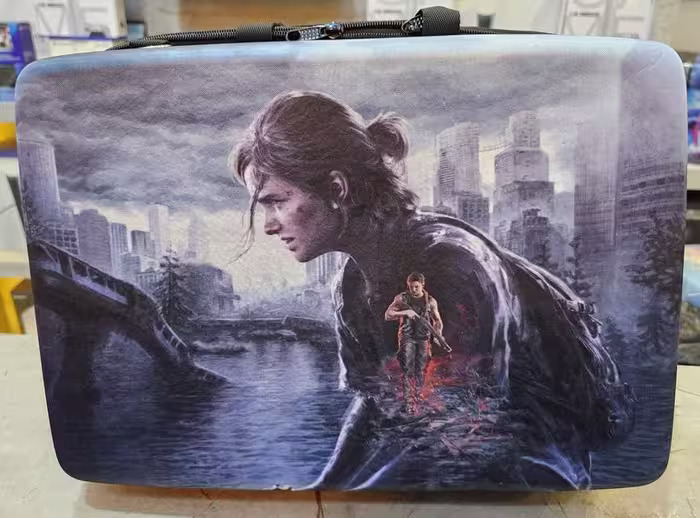 کیف کنسول PS5 FAT طرح بازی last of us part 2 - فروشگاه تخصصی پلی استیشن