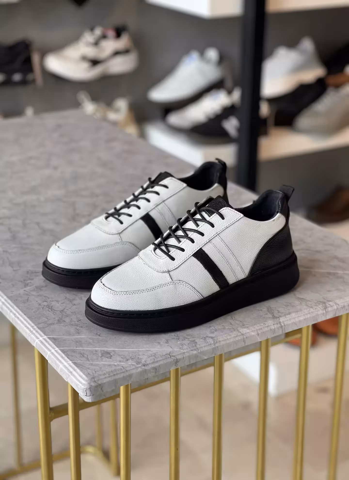 ونس چرم بندی سایز 44 رنگ سفید کدB2