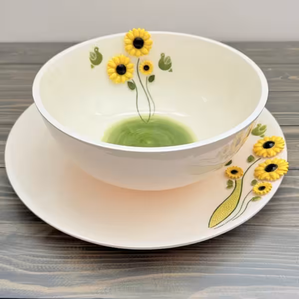 ست بشقاب و کاسه پذیرایی طرح گل آفتابگردان درشت