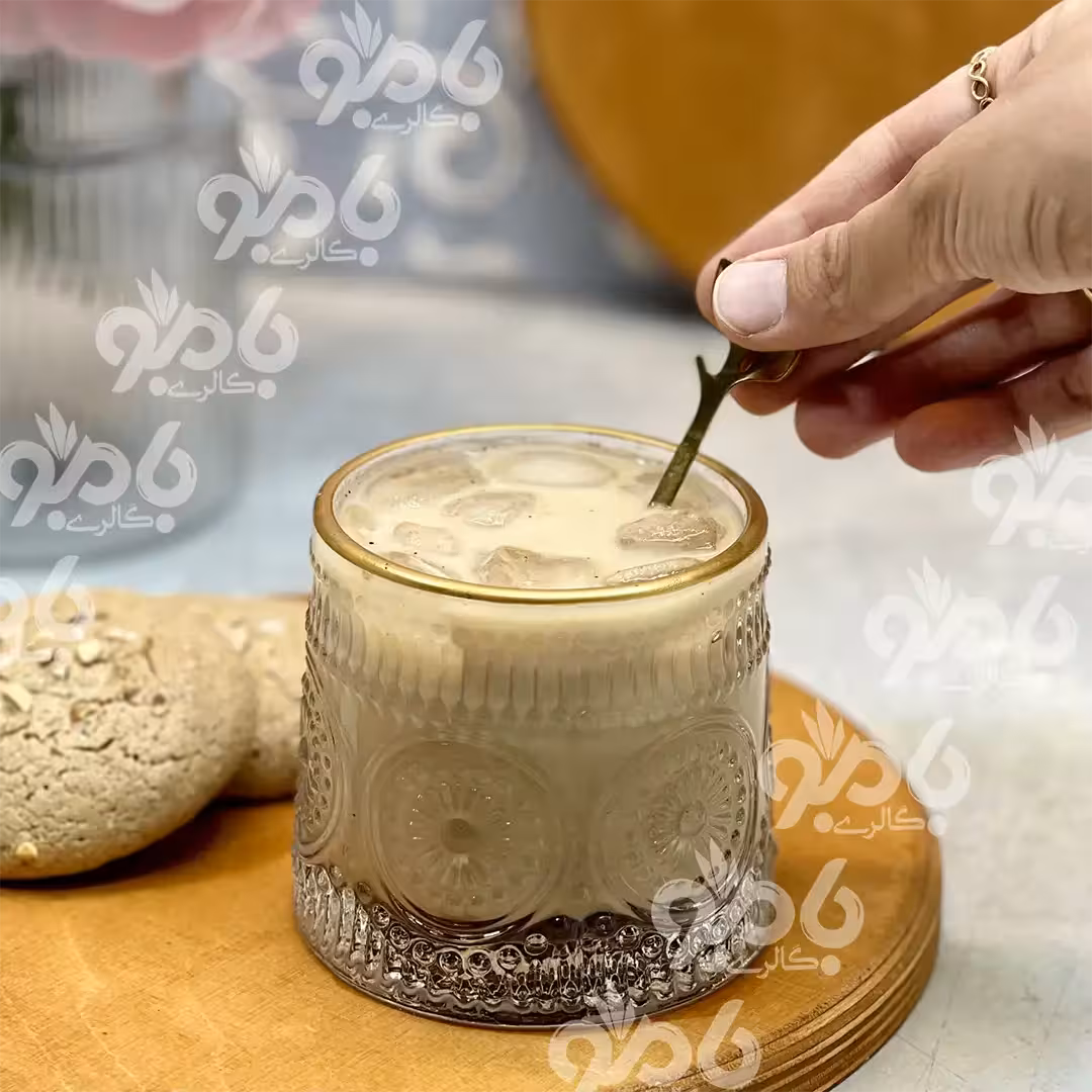 نیم لیوان شیشه ای لب طلا طرح زارا