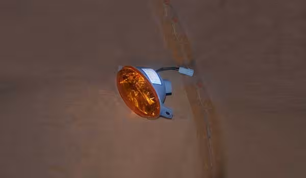 چراغ راهنمای جلو راست ام وی ام 110 چین یدک مرکزی - خرید لوازم یدکی خودروهای چینی - لوازم یدکی خودروهای کره ای - لوازم یدکی خودروهای ژاپنی - کف قیمت بازار - ارسال سریع به سراسر ایران