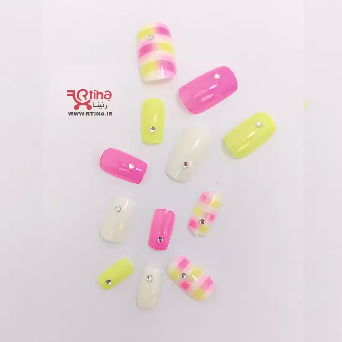 ناخن مصنوعی ژله ای دخترانه کوتاه و طرح دار جدید نگینی