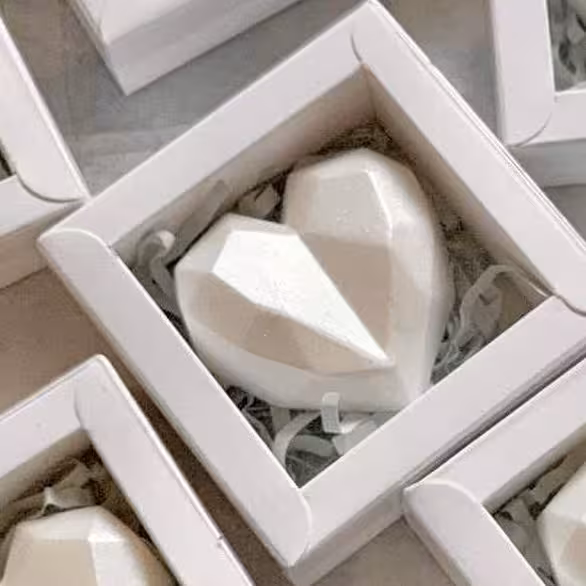 صابون شیر شُتر دستساز و آبرسان و ترمیم کننده طبیعی