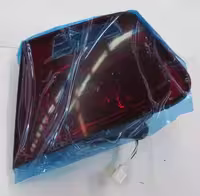 چراغ خطر عقب راست روی در صندوق کیا سراتو