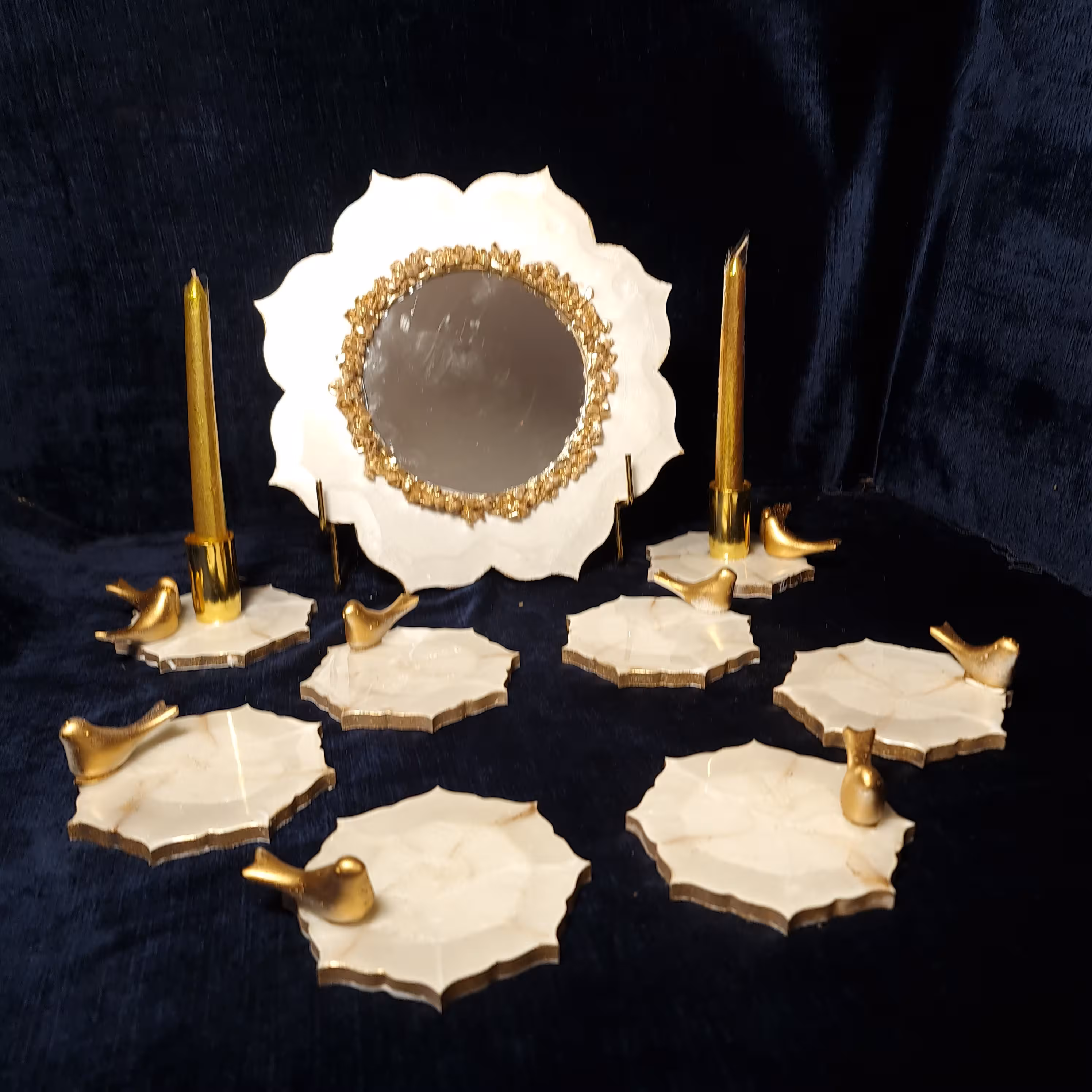 سفره هفتسین رزینی سفید طلایی برد های زیرلیوانی و پیش دستی به صرفه اقتصادی