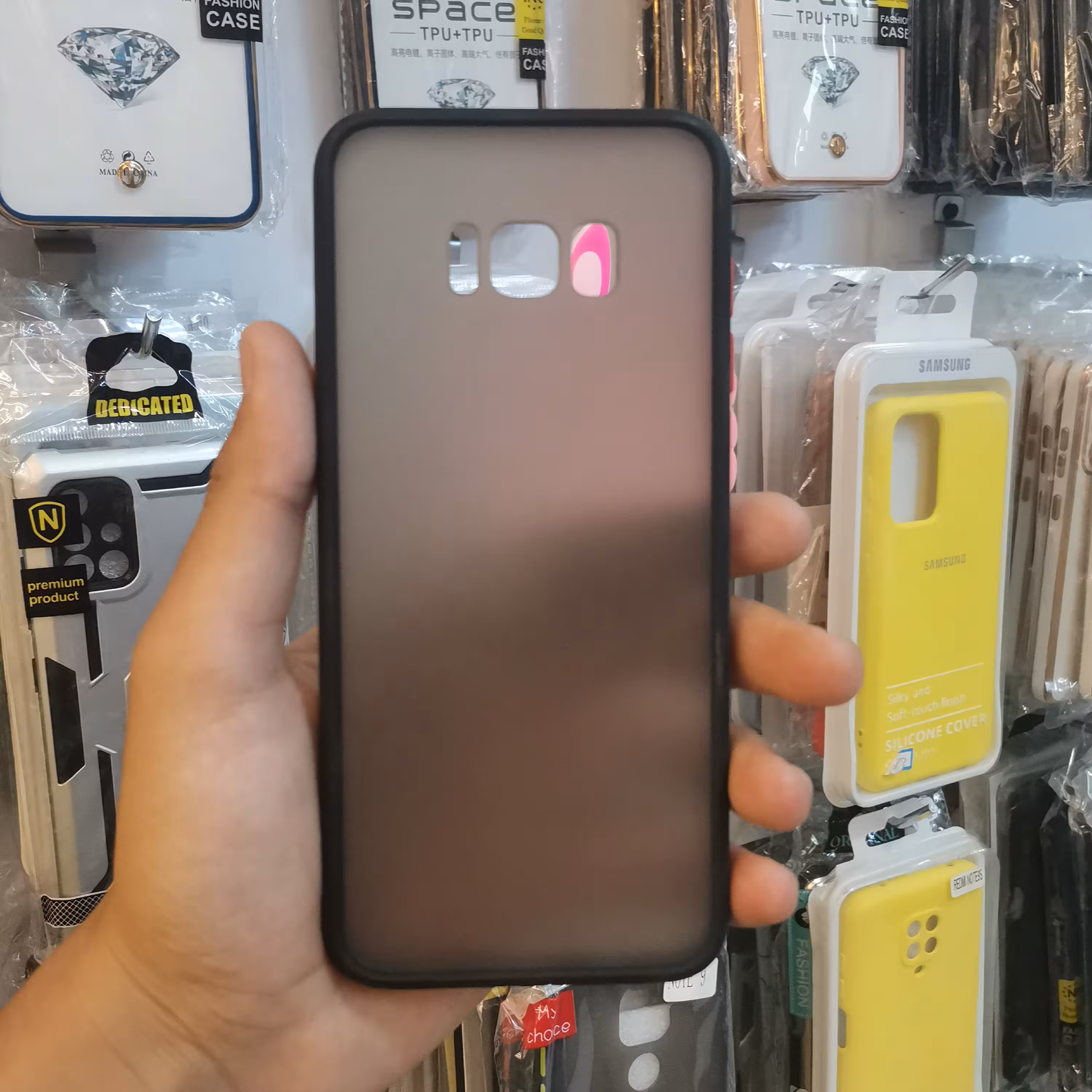 گارد پشت مات مشکی مناسب برای سامسونگ s8plus و S8plus و s8 plus و S8 plus