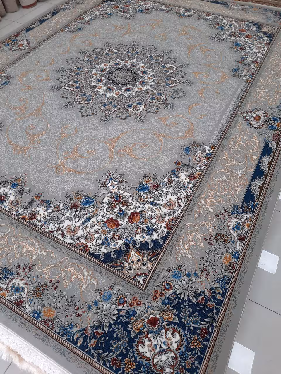 فرش 12متری اکرولیک کاشان 700شانه تراکم 2550 H