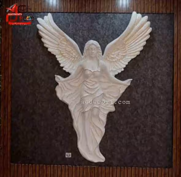 مجسمه فرشته دیوارکوب بالدار