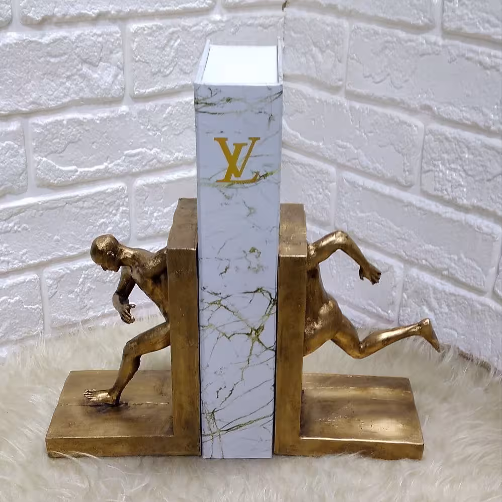 نگهدارنده کتاب مدل انسان دونده