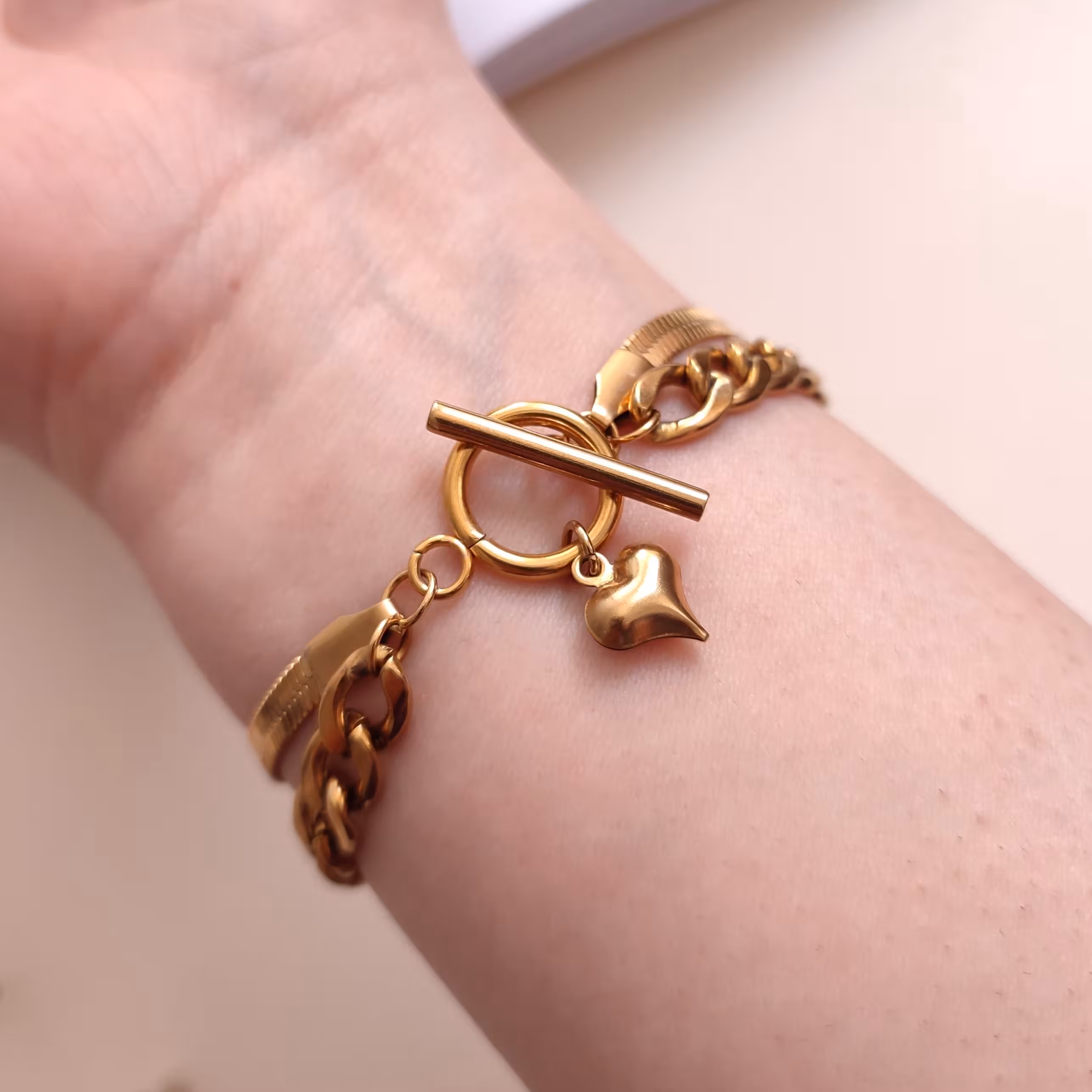 دستبند ماری و کارتیر