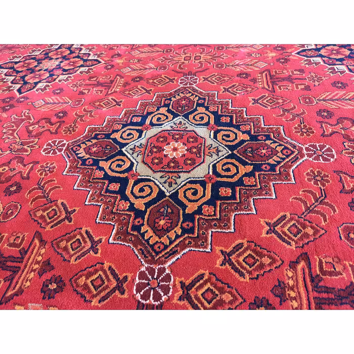 فرش ماشینی زمرد مشهد مدل کهنه نما زمینه لاکی