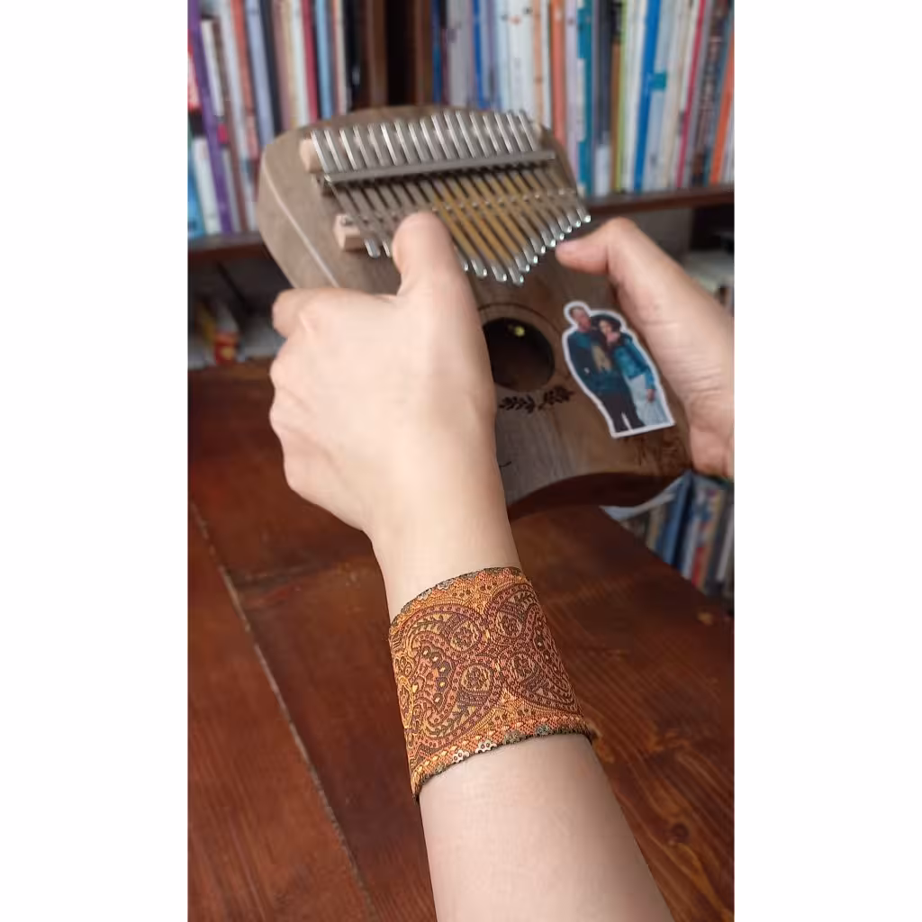 دستبند پارچه ای از مجموعه : قهوه ای عسلی طرح دار
