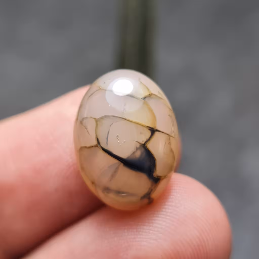  نگین فوق العاده زیبای سنگ عقیق دراگون اصل معدنی
کد  27335