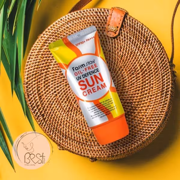 ضدآفتاب شیمیایی و فیزیکی قدرتمند (بدون چربی ) برند فارم استی