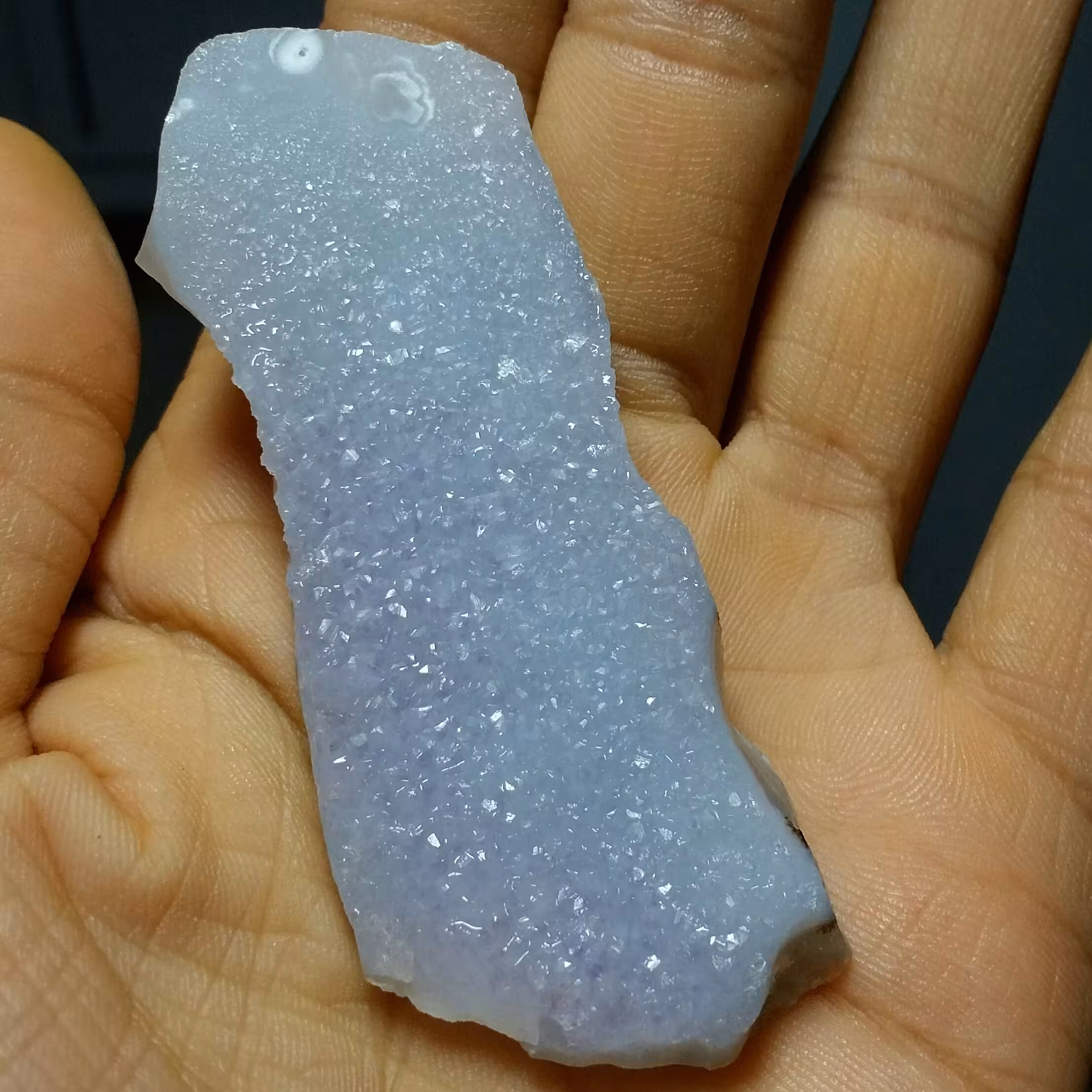 سنگ راف آمیتیس تخت بلور ریز  شکری پر رنگ خارق العاده بسیار زیبا دیدنی کاملا طبیعی شاهکار خلقت خااااص
کد8612