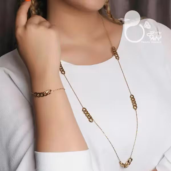 ست رومانتویی و دستبند کارتیر