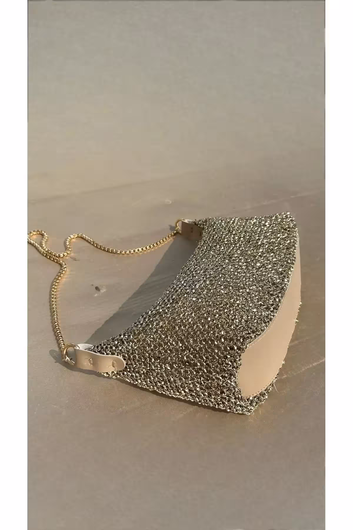 کیف دستی و دوشی زنانه با زنجیر، با بافت توری درخشان - 7174