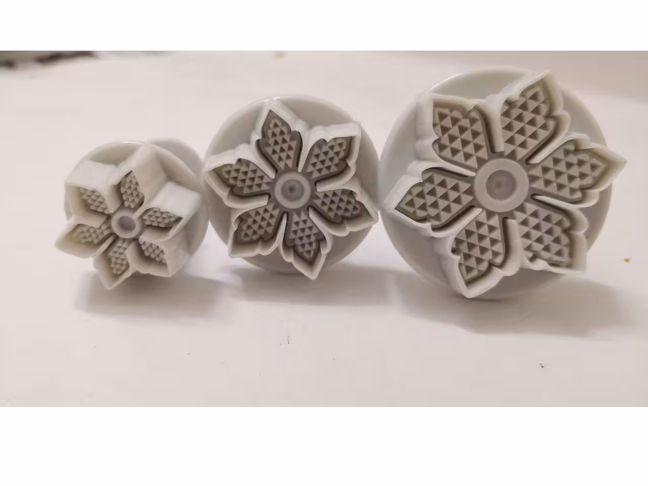 کاتر فشاری گل طرحدار