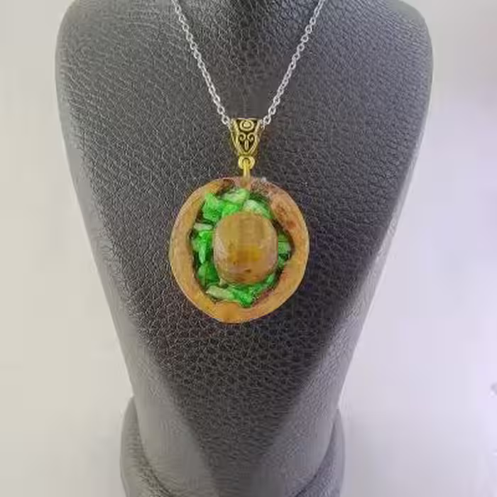 گردنبند چشم ببر قاب گردو ر470