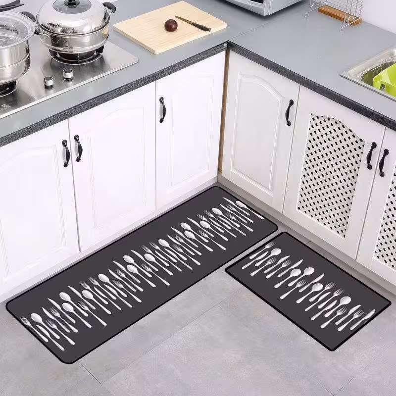 فرشینه مخمل لایکتیک سه لایه سایز 200 در 140 طرح قاشق _ چنگال  آشپزخانه