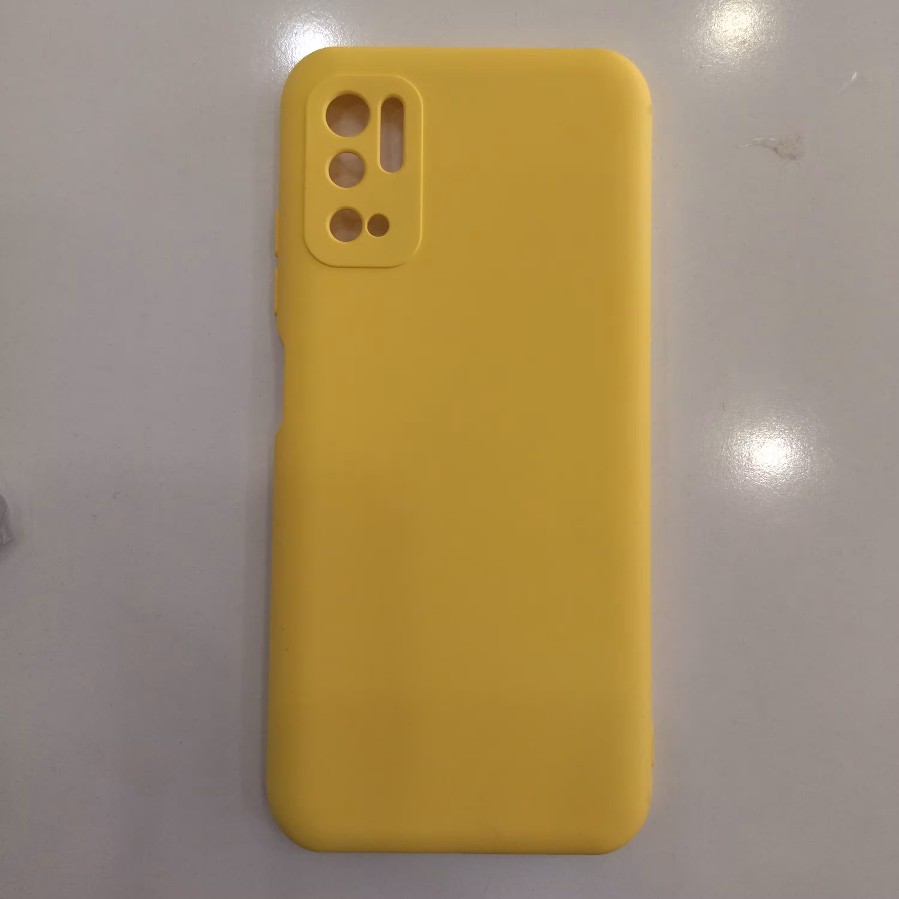 کاور گوشی شیائومی پوکو ام تری پرو سیلیکونی رنگ زردpoco m3 Pro 
