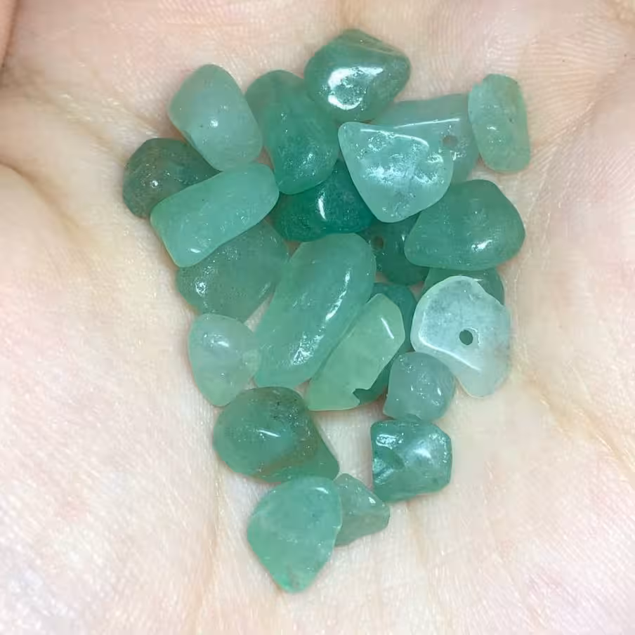 مهره سنگ  معدنی دفرمه عقیق سبز صد در صد طبیعی 
 کدمحصول 276