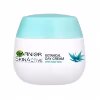 کرم روز مرطوب کننده گارنیه سری Skin Active حاوی عصاره آلوورا 50 میل
