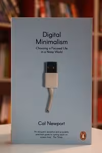 Digital Minimalism اثر Cal Newport