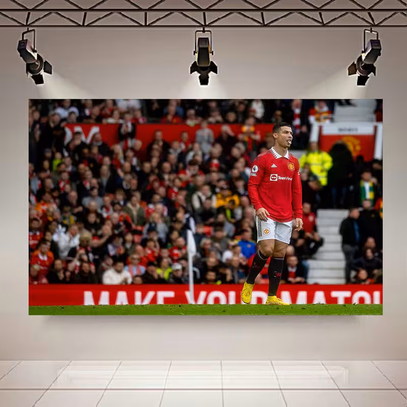 تابلو شاسی مدل شمعی طرح رونالدو نبض فوتبال کد PD130276 | دنیای قاب