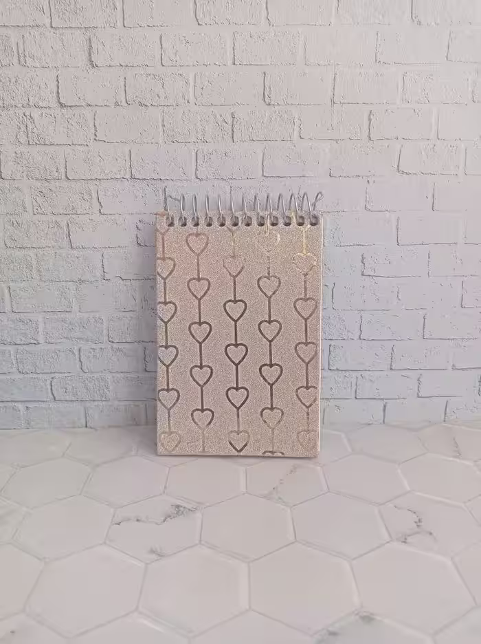 دفترچه یادداشت متوسط 1/16 سیمی جلد سخت متالایزر طرح قلب