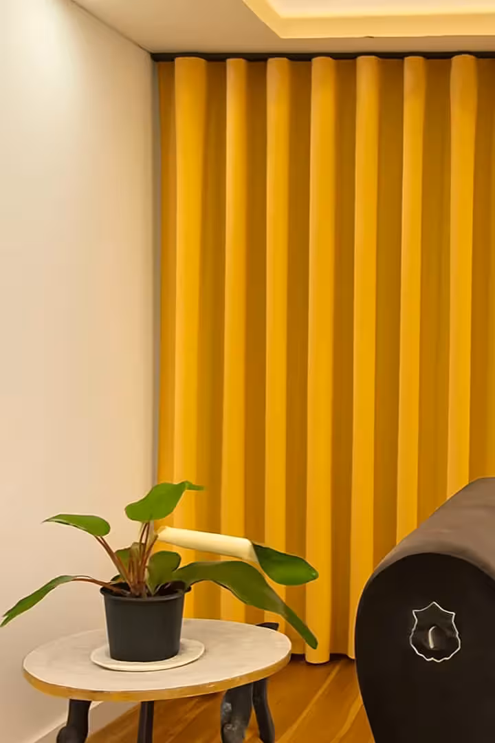 پرده مینیمال مخمل ساده زرد انبه ای کد 14