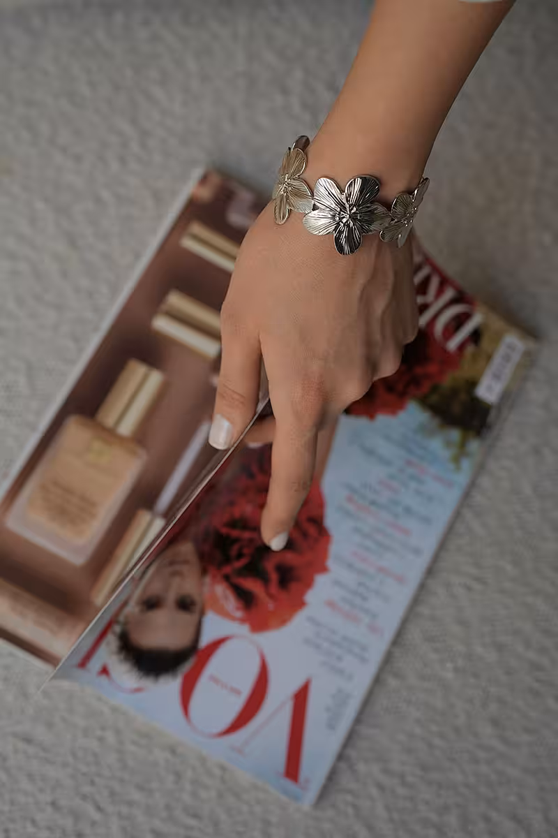 دستبند گل نقره ای کد 51