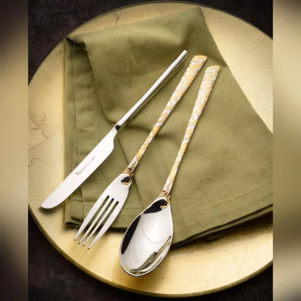 سرویس قاشق چنگال 110 پارچه 24 نفره ویکتوریا مدل 7200g   هارد باکس