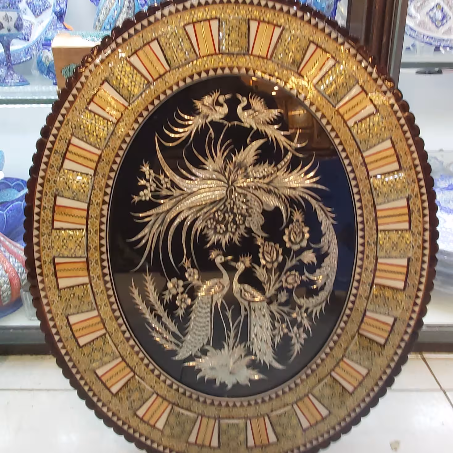 قاب خاتم کاری شده همراه با قلمزنی اثر دست سایز 50در60