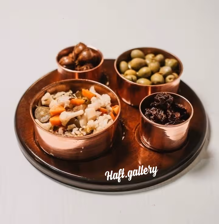 تخته سرو چوبی با کاسه های مسی کد 102339