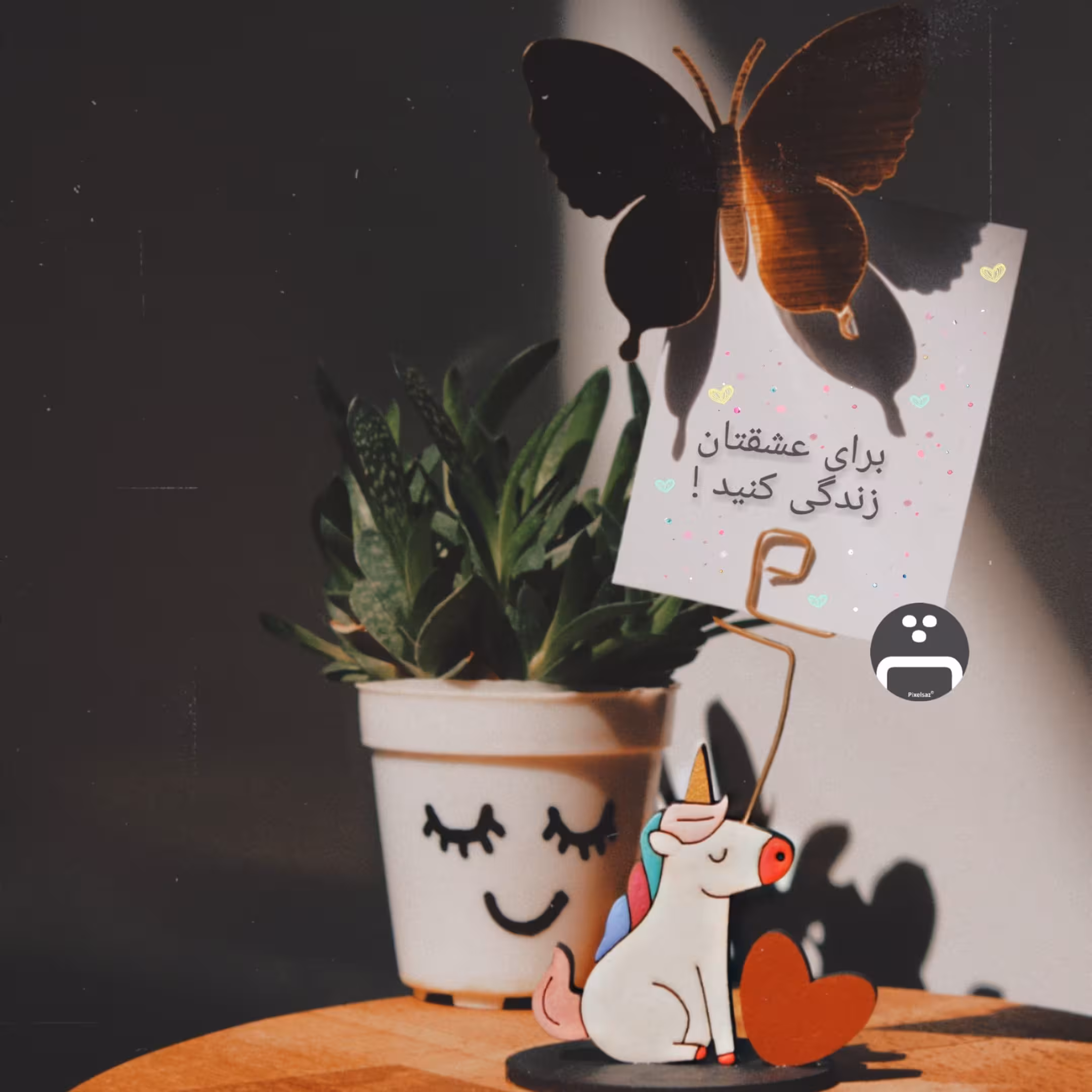 هولدر عکس و یادداشت رومیزی طرح تکشاخ پیکسل ساز/جنس چوب و نقاشی شده/ضدآب