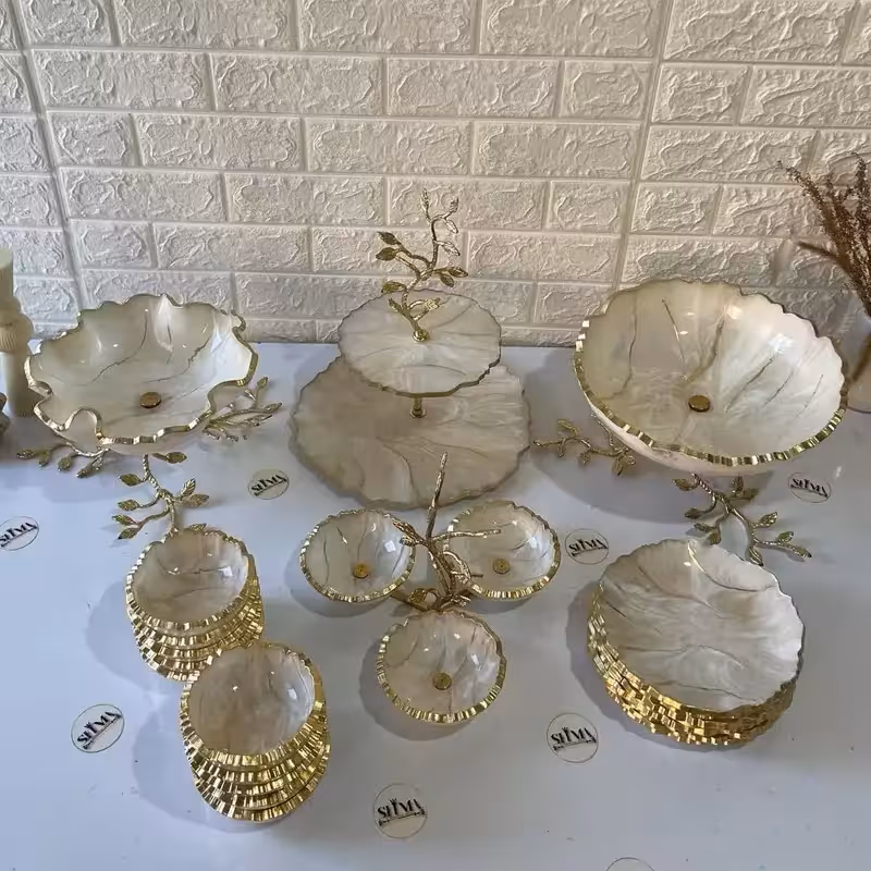 ظروف پذیرایی طرح شاخه نبات 6نفره رزینی پایه برگی برنجی