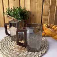لیوان مربع با دسته چوبی رنگ دودی