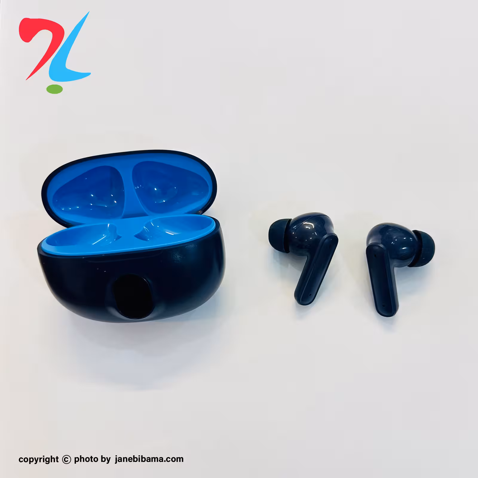 ایرپاد بلوتوثی گیمینگ مدل 895B - سورمه ای داخل آبی