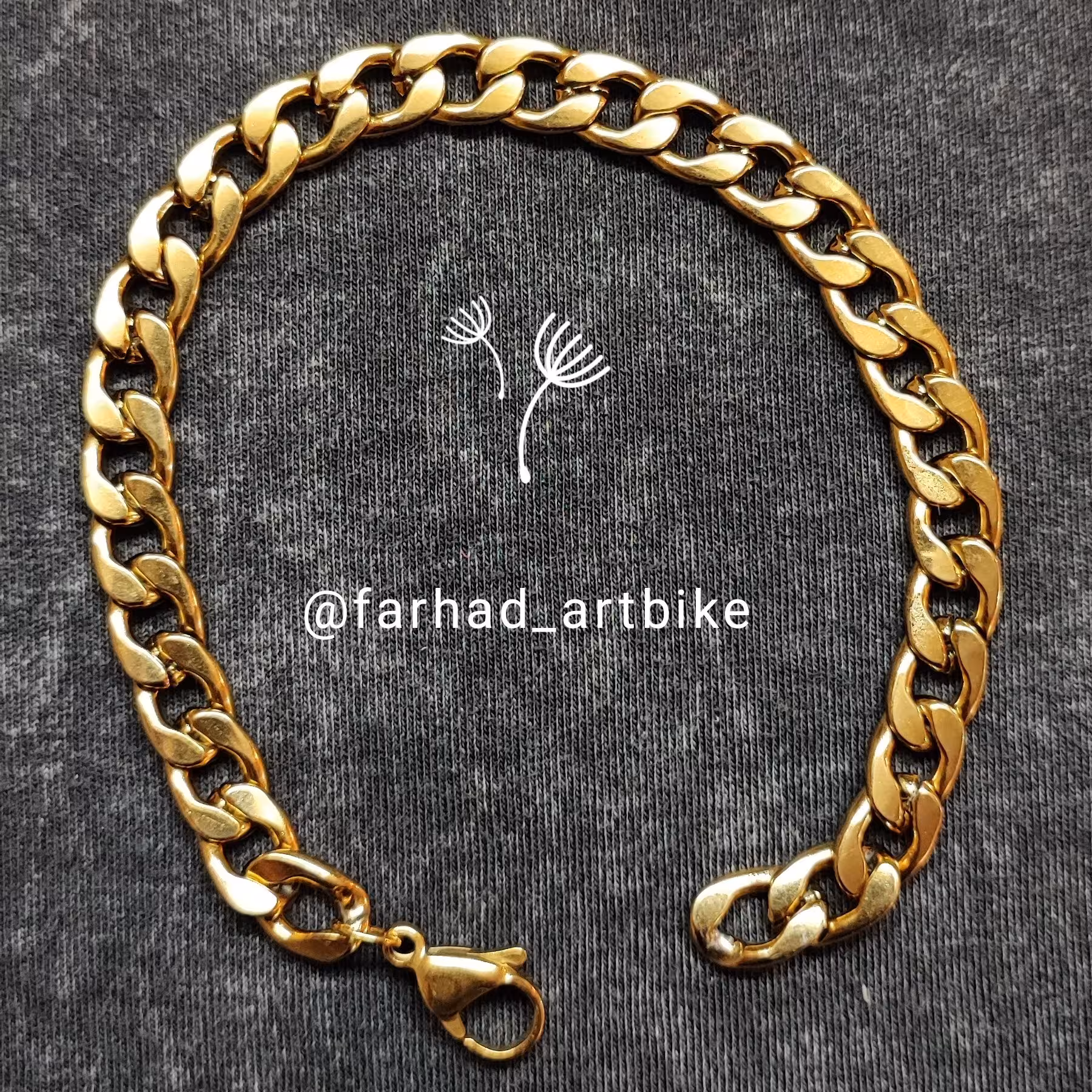 دستبند کارتیر طلایی سایز 8 میلی متر رنگ ثابت_دستبند استیل_کارتیر طلایی_زنجیر کارتیر_دستبند مردانه_دستبند زنانه