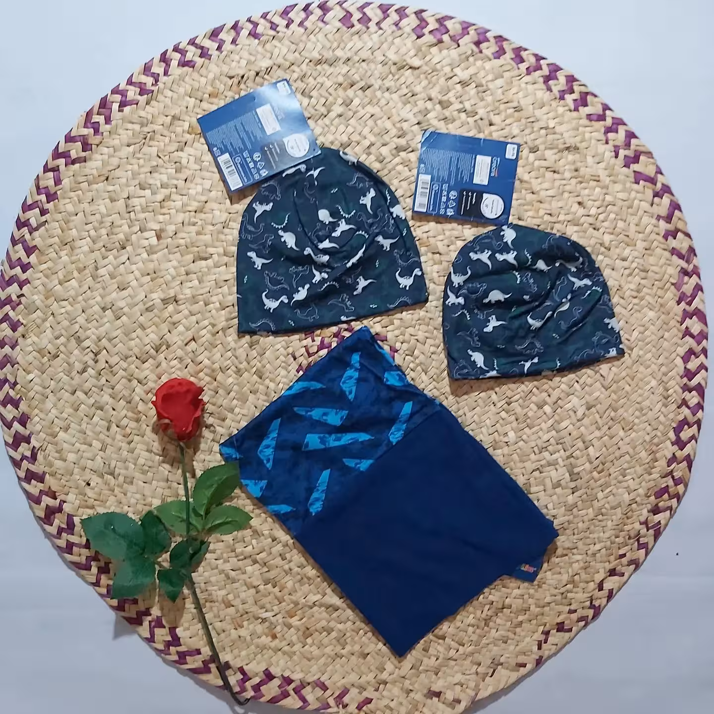 کلاه و شال گردن کودک