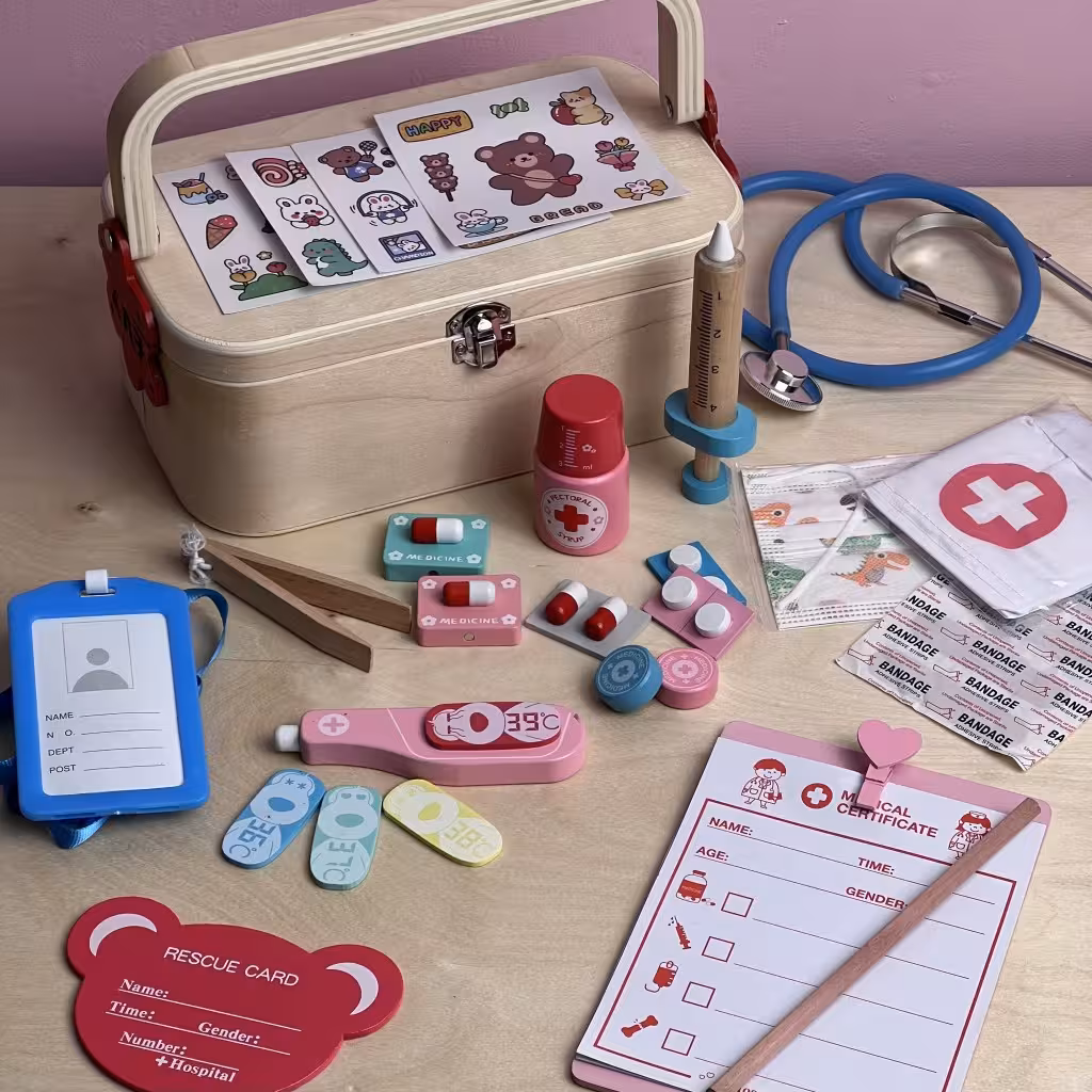 اسباب بازی پزشکی با جعبه چوبی دسته دار کد 999- first aid doctor toy set