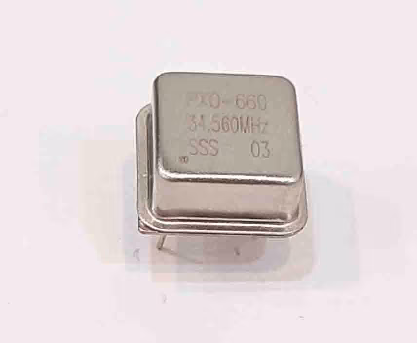 کریستال اسیلاتور  34.560MHZ پایه دار مربعی، بسته بندی DIP8