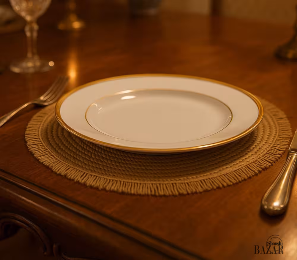 زیر بشقابی گرد حاشیه ریش دار شکلاتی کنفی