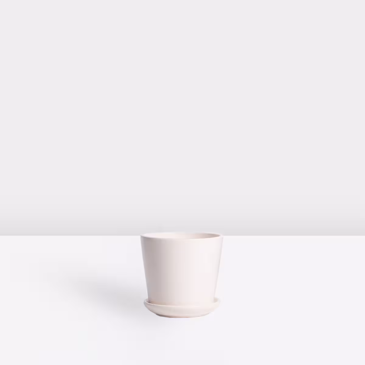 گلدان سرامیکی مخروطی scp 11*13 بهمراه زیری