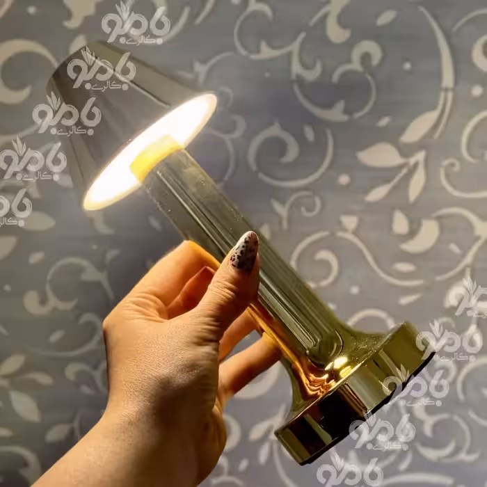 آباژور لمسی شارژی نیزه طلایی بلند