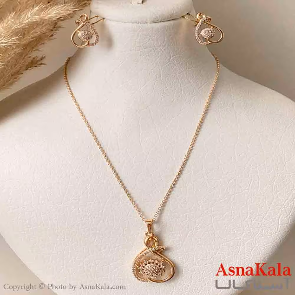 نیم ست زنانه ژوپینگ مدل قلب و ستاره نگیندار شامل گوشواره و آویز رنگ طلایی کد NIM14982W