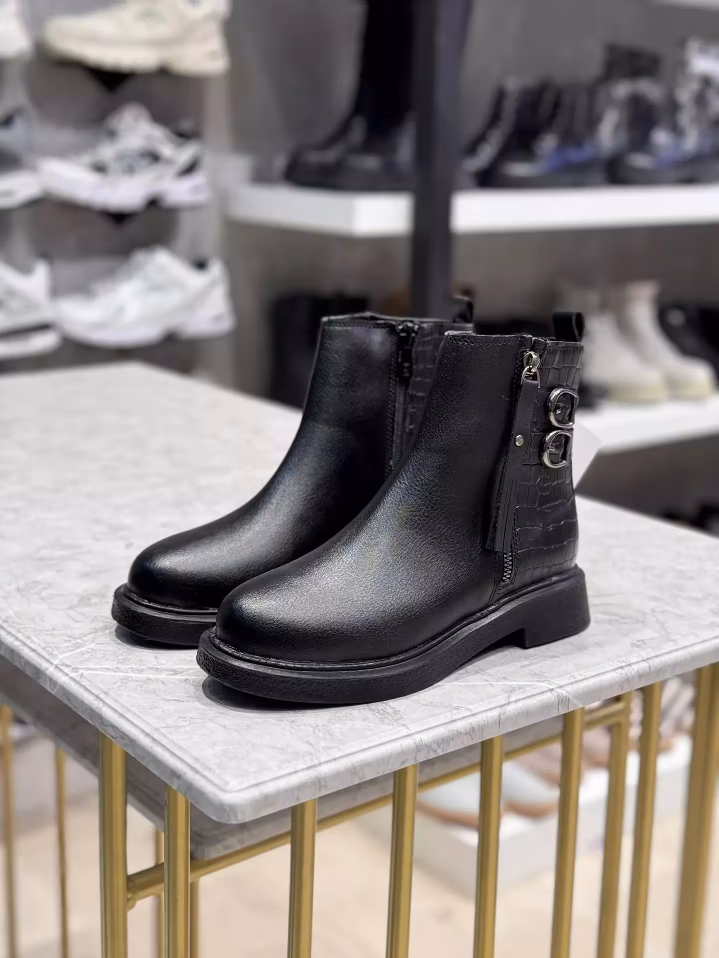 نیم بوت زنانه طبی کد N4-121 رنگ مشکی سایز 37